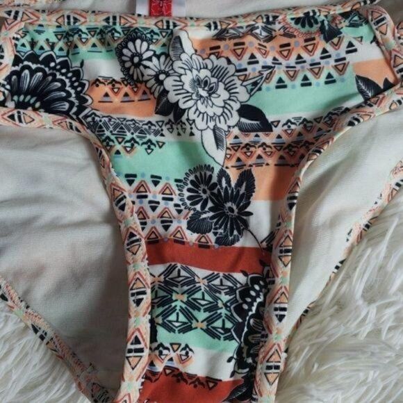 Bikini Bottom - Picture 4 of 8